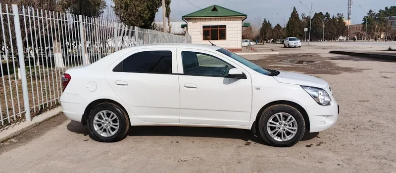Cobalt 2025. A/T. Probeg 3000 km. Yoqilgʻi benzinda. Style .