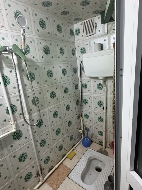 Ijaraga beriladi adress 5 maktab makarenka oldida ko'cha bog' 12 xona 6