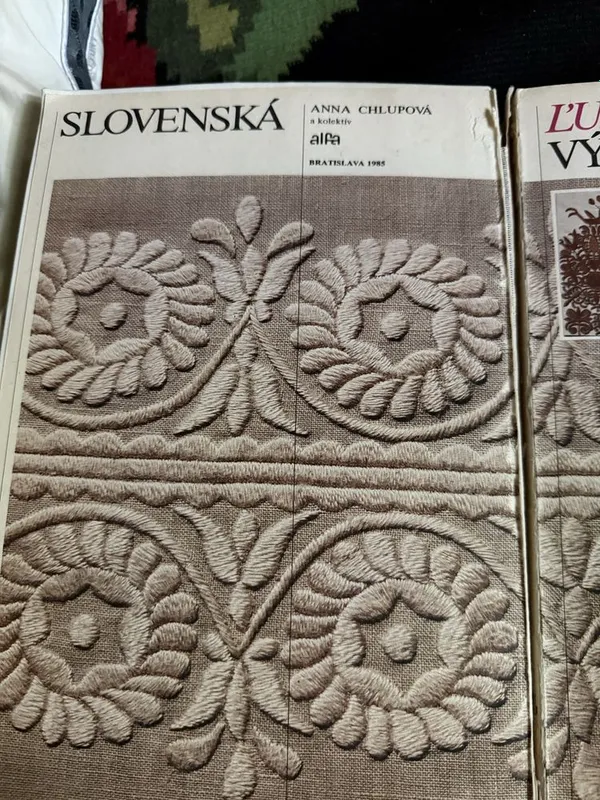 Продам эксклюзивную книгу 1985 года для вышивки и рукоделия — фото 1 Продам эксклюзивную книгу 1985 года для вышивки и рукоделия — фото 1