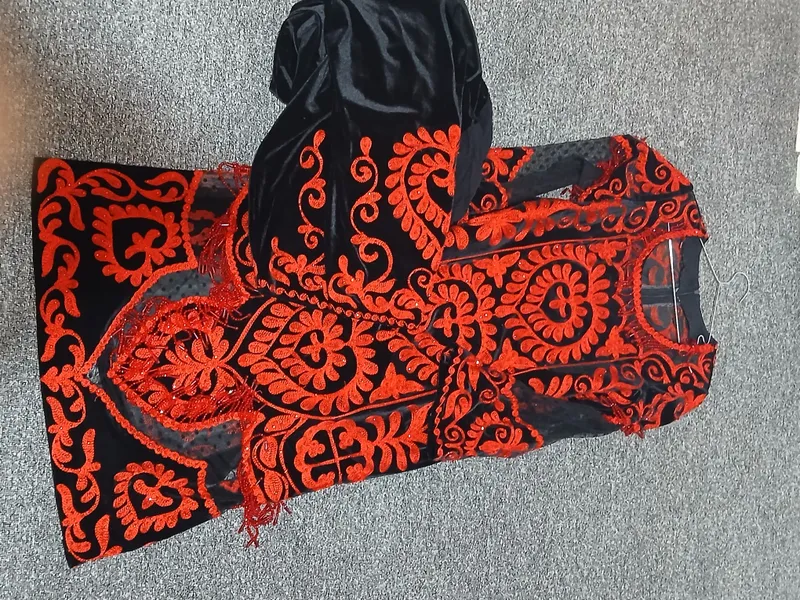 popur koʻylak ishtoni bilan