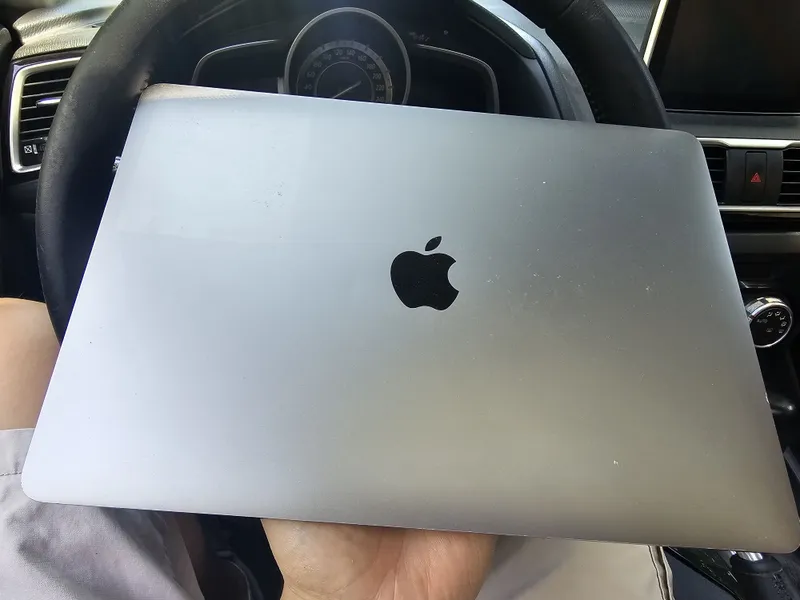 Продам MacBook Pro 13" (2017) 2