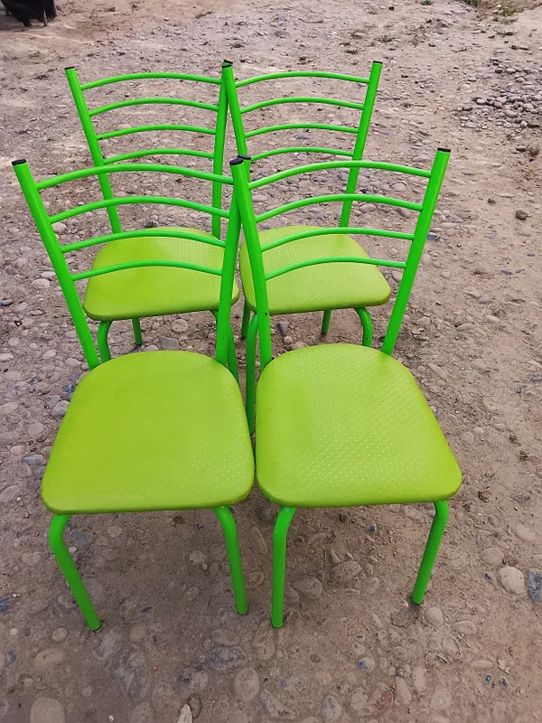stullar,4tasi 440000 soʻm.