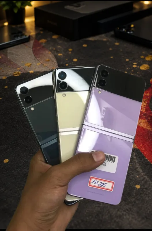 Samsung Z Flip3 1 Samsung Z Flip3 1