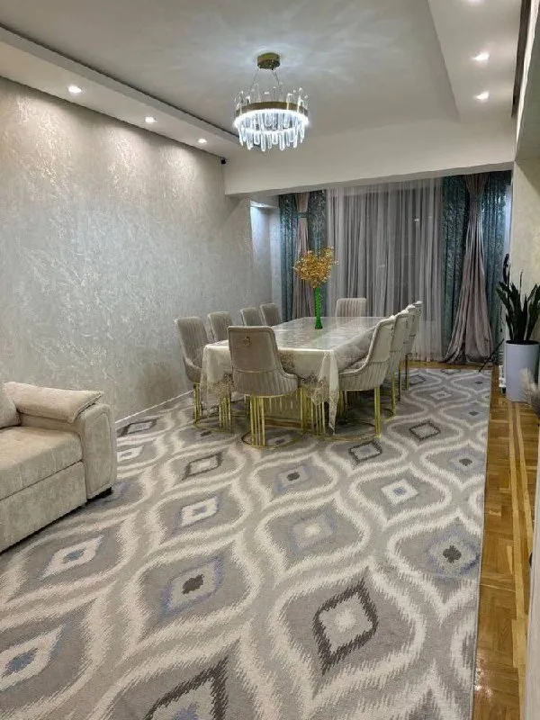Продаётся 3-комнатная квартира, 130 м², Мирабадский район (ориентир: ЦУМ, метро Космонавтов) 1