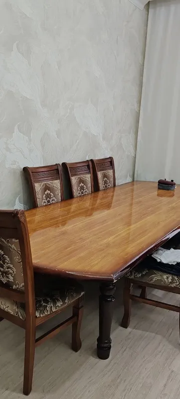 Стол и стулья для гостиной 2