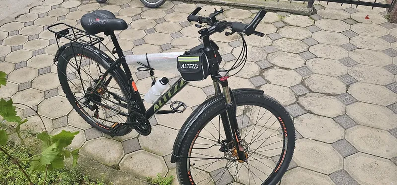 Vellik sportivniy sumkachasini ichida kulichi boshko anjomlariyam bor — фото 4