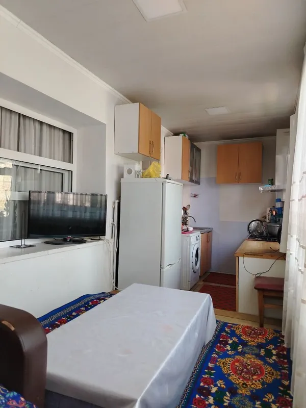 Mirzo Ulug'bek 49 kv kvartira 2/2/2 sotiladi — фото 2