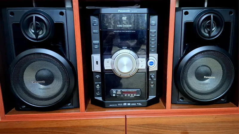 Музыкальный центр PANASONIC с тумбой угловая 2