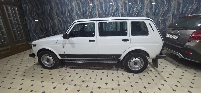 LADA NIVA 5 eshilik 4x4 2