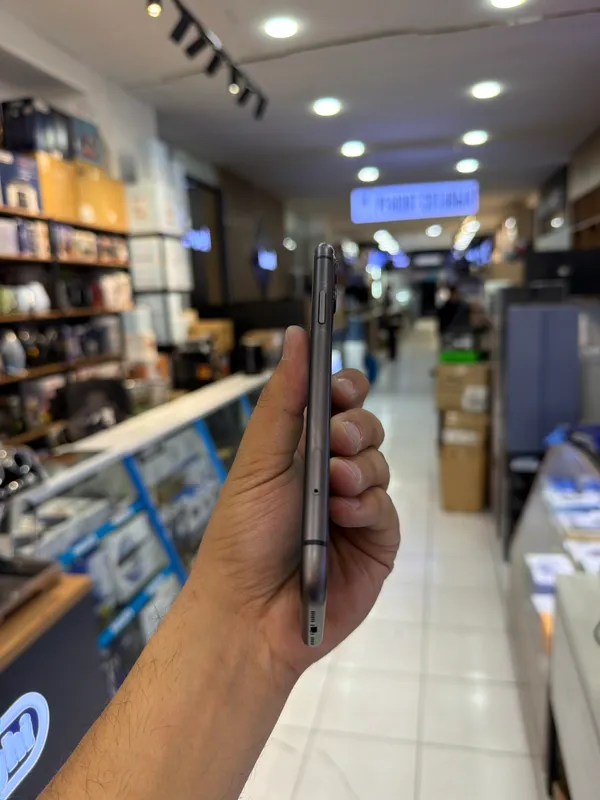 11 iphone black 64 gb 3