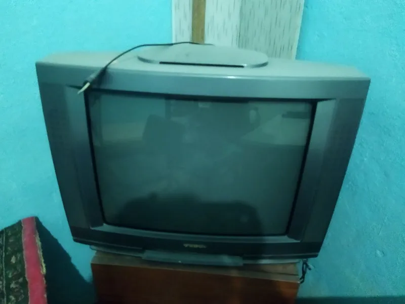 Телевизор цветной — фото 1