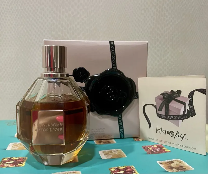 Парфюм Victor&Rolf Flowerbomb