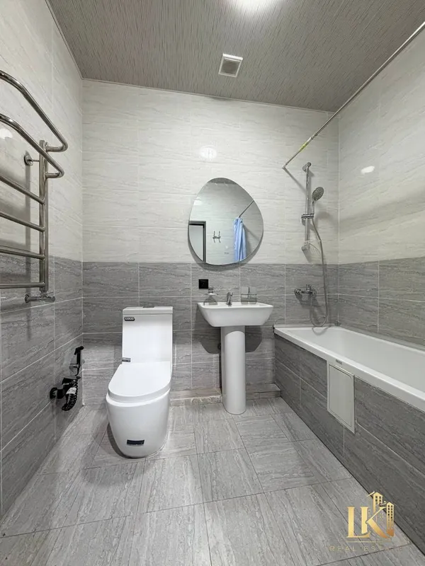 3 xonali kvartira sotiladi, 70 m², 2/8, Yashnobod tumani 6