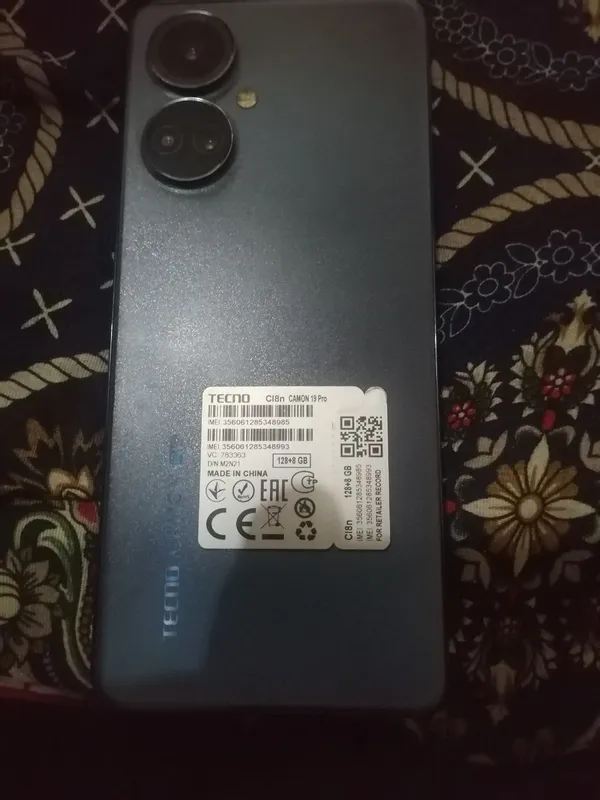 Tecno Comon 19 Piro, память 128, нигде не сломан.