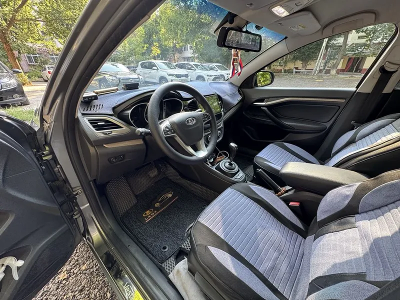 LADA Vesta 1.8 AMT Luxe Multimedia | 2019 3 LADA Vesta 1.8 AMT Luxe Multimedia | 2019 3