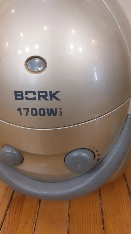 Пылесос марки BORK 1700W MAK — фото 2