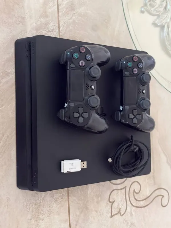 PlayStation 4 Slim 500GB в идеальном состоянии 4 PlayStation 4 Slim 500GB в идеальном состоянии 4
