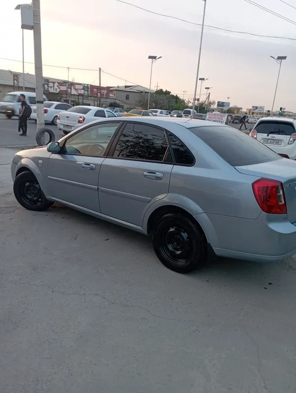 Lacetti 1.8 sotiladi 3