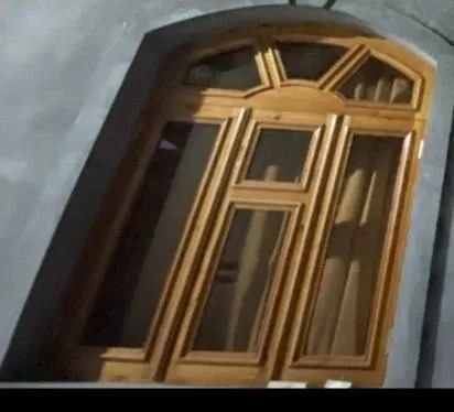 Eshik va dereza sotiladi arzon narxda