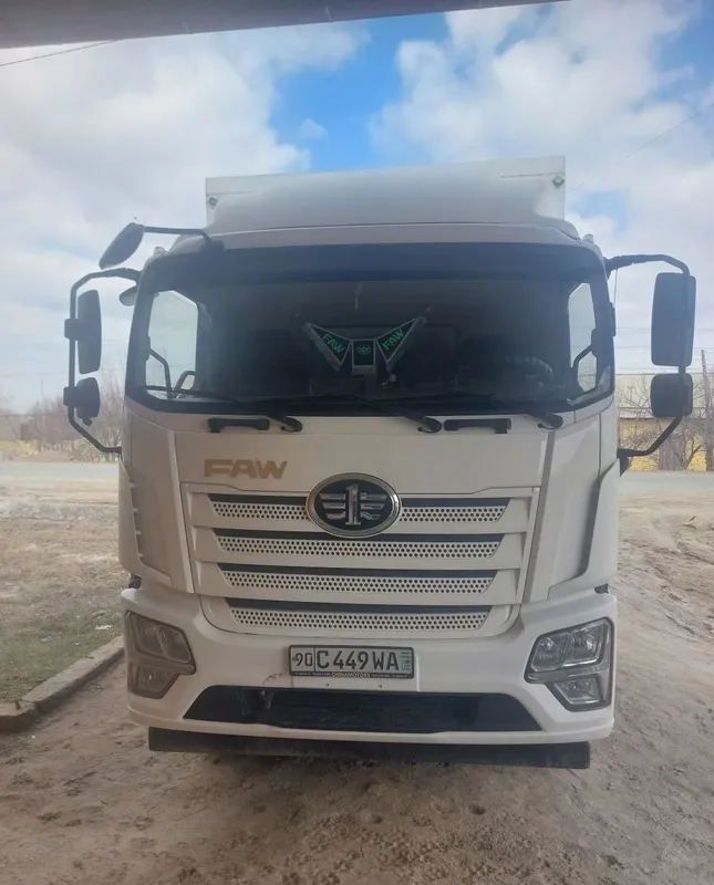 Faw furgon sotiladi wichay chacman mator qoyilgan yangi mator 1