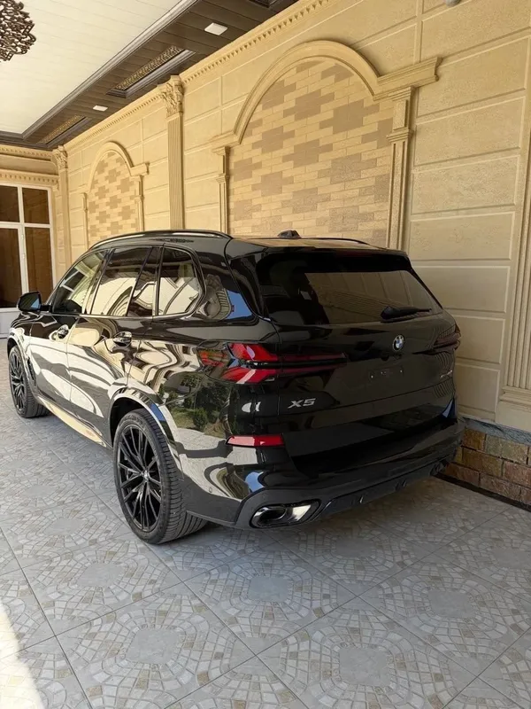 Bmw x5 xDrive40i — фото 1