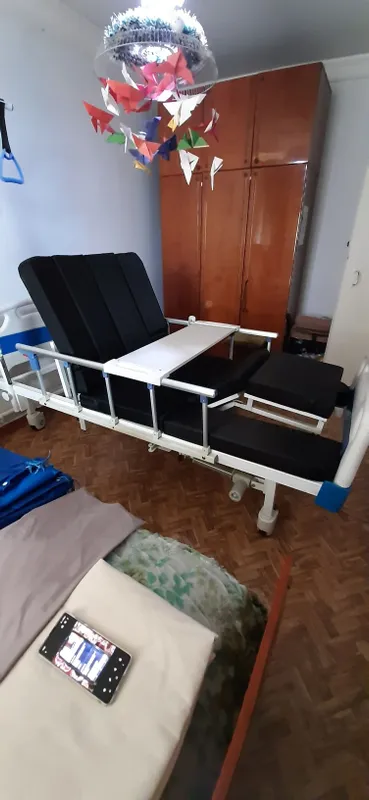 Продаеться многофункциональная электрическая медицинская кровать 5 Продаеться многофункциональная электрическая медицинская кровать 5