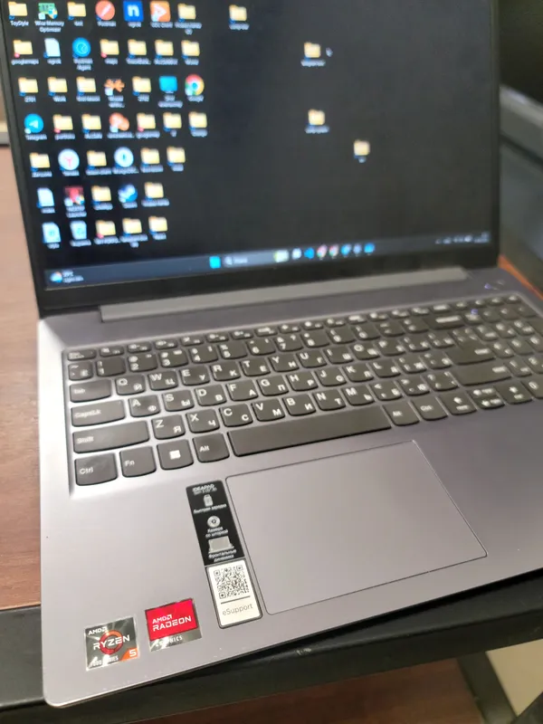 Ryzen 5 7520U / 8GB RAM / 512GB SSD