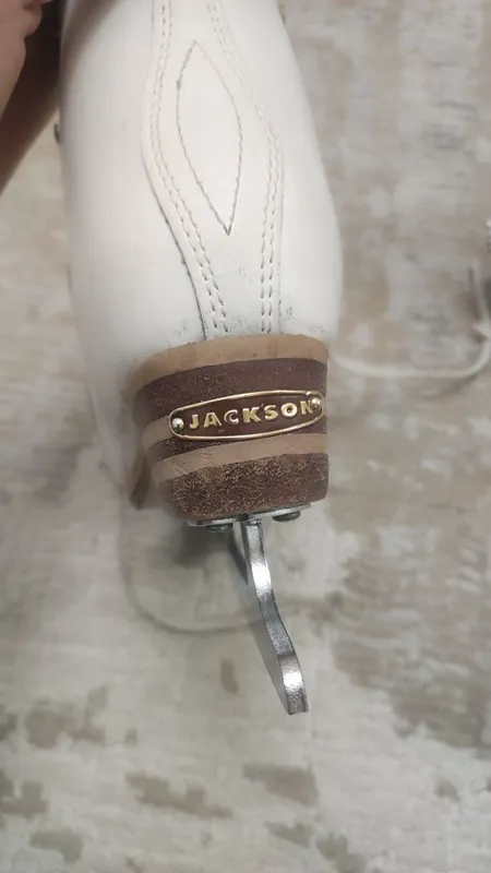 Фигурные коньки Jackson — фото 1
