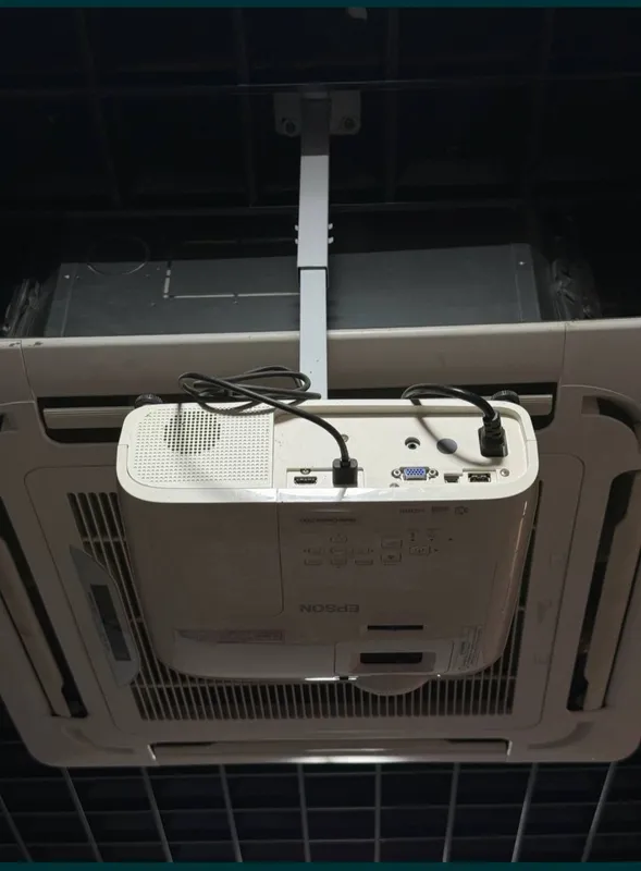 Проектор Epson 2 Проектор Epson 2