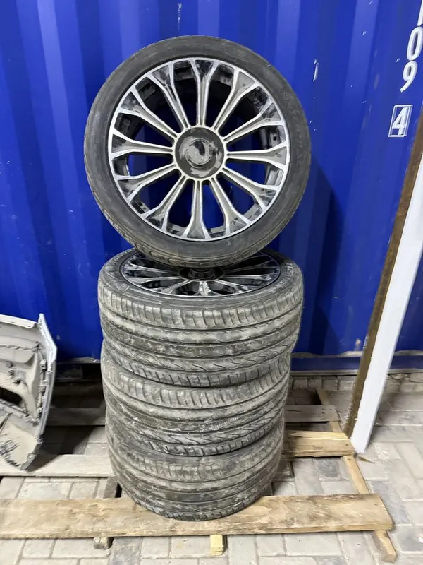 Intertrac 275/40/R20 diska ideal aybi yoq turib chang bob ketkan 1 Intertrac 275/40/R20 diska ideal aybi yoq turib chang bob ketkan 1