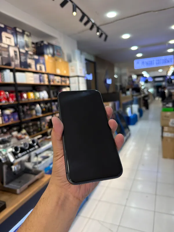 11 iphone black 64 gb 4
