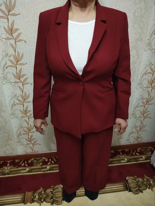 ayollar uchlik kostyumi, 48-50 o‘lcham ayollar uchlik kostyumi, 48-50 o‘lcham