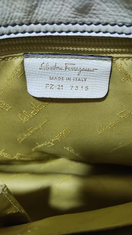Итальянская сумка Salvatore Ferragamo . 9