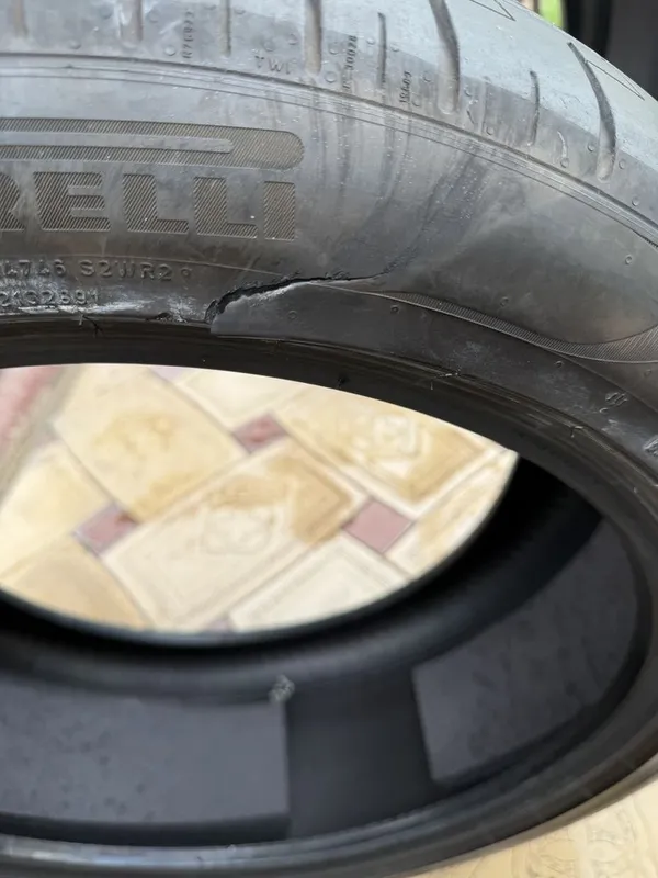 Балон сотилади Pirelli 265/45 R21 биттасида шилинган жойи бор — фото 3