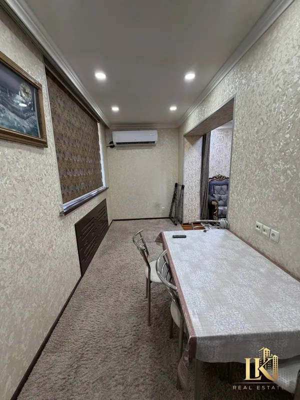 Babur bog‘i yonida shinam 3 xonali kvartira sotiladi 6