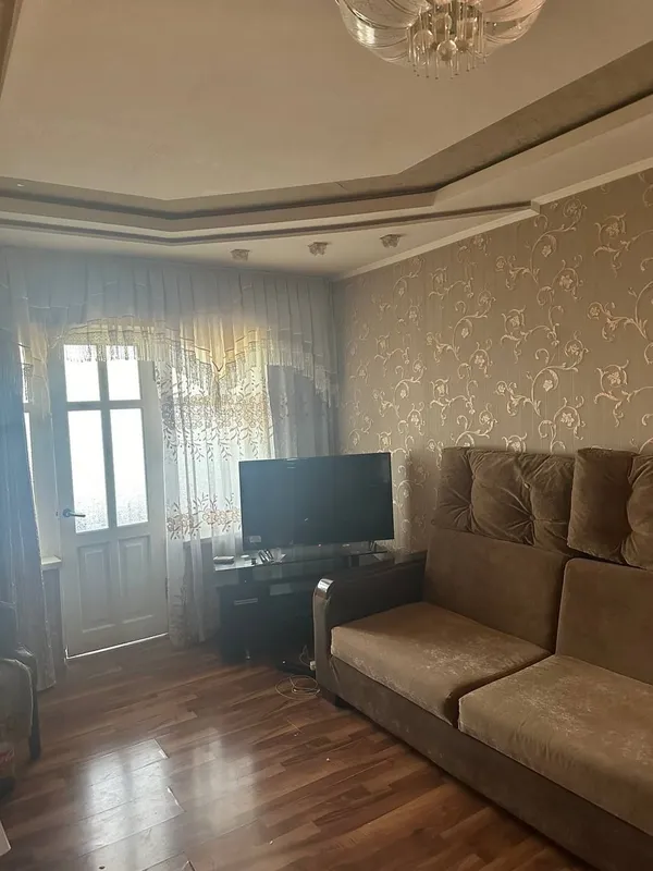 Срочно сдаётся 2х комнатная квартира 1