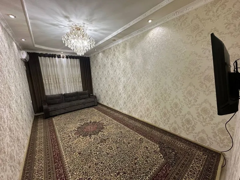 Сдается 2х комнатная квартира на 1 этаже 7 микрорайон 300 $ — фото 1