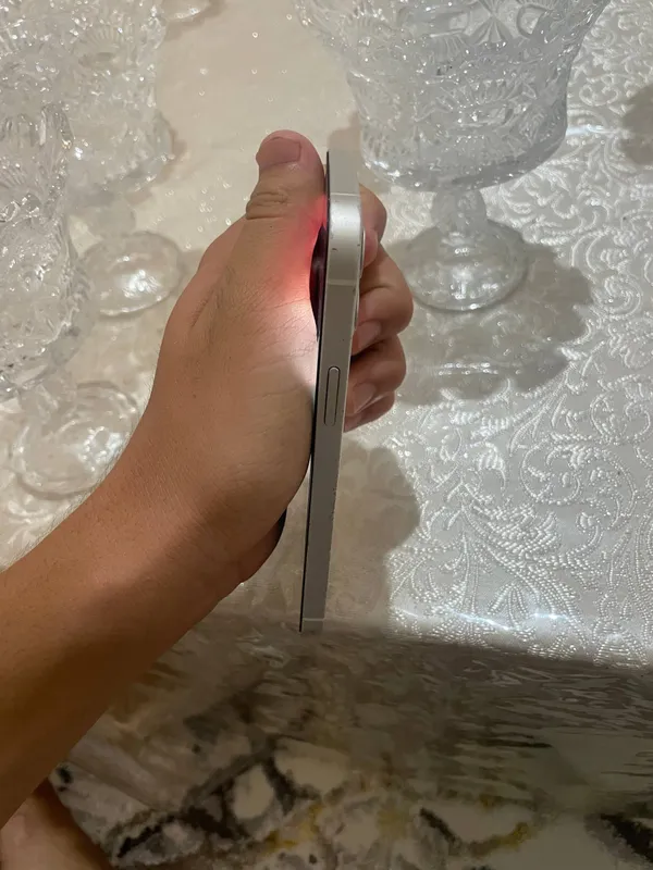 iphone 12 faqat orqa shisha singan — фото 3