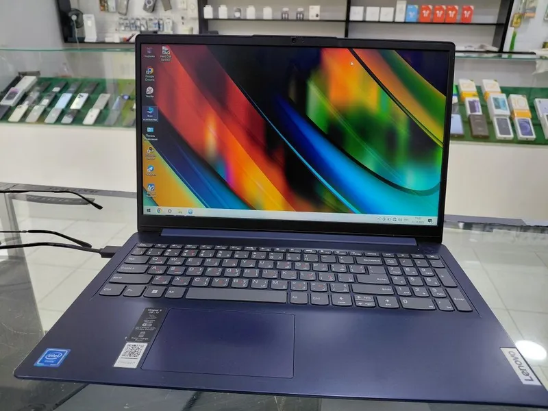 Lenovo ideapad 2025