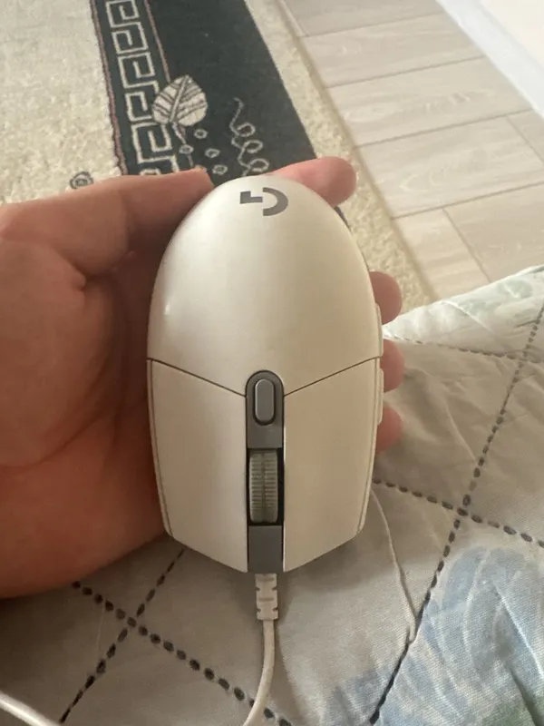 Logitech G102 lightsync gaming mouse idiyal. Holatda asrab ishlatilga