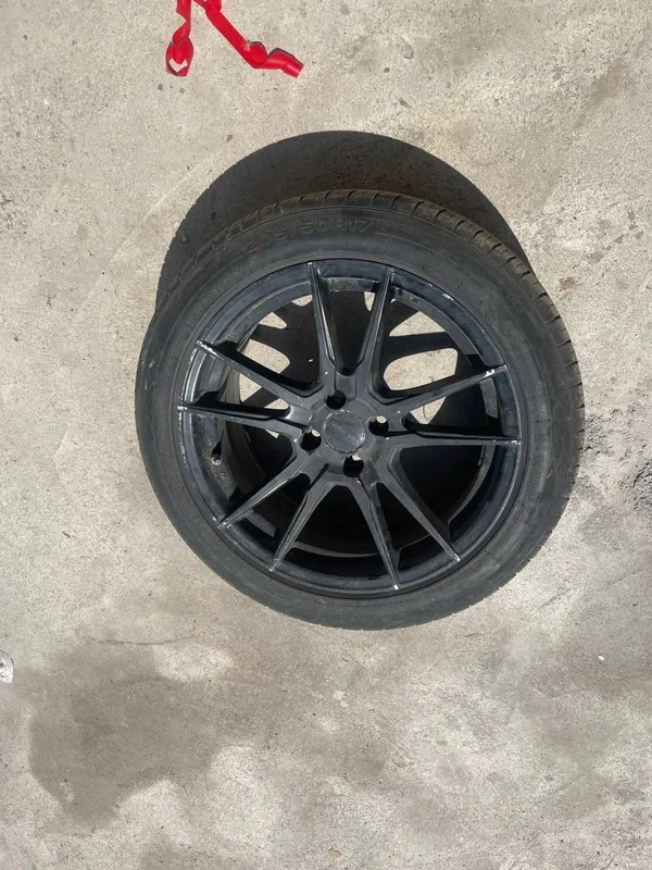 Diska sotiladi 17 razmer