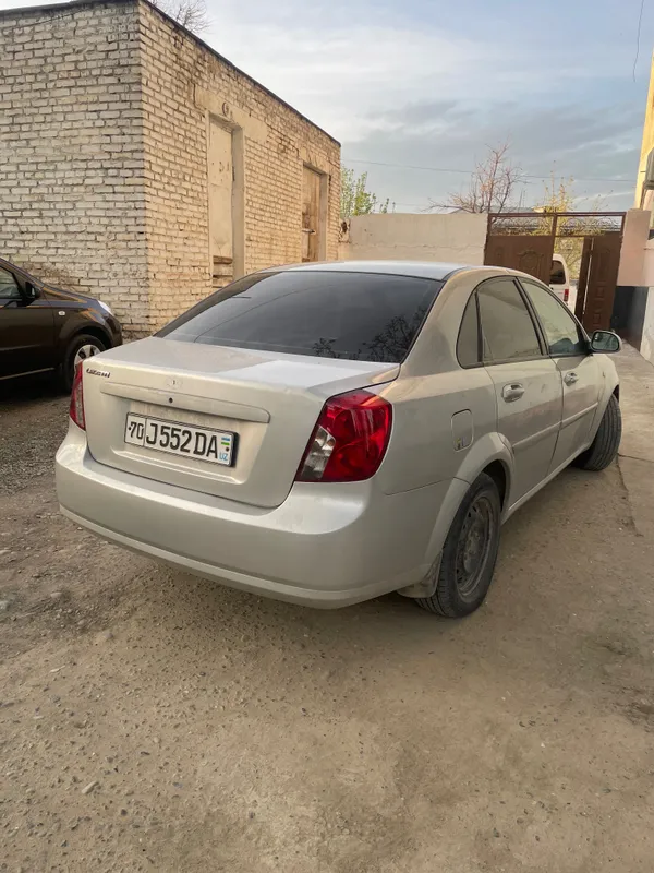 Ласетти 2005 сотилади