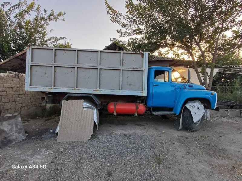 ZIL MMZ554 samosval