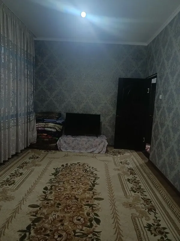 Yangi bozor yaqinida kvartira sotiladi — фото 1