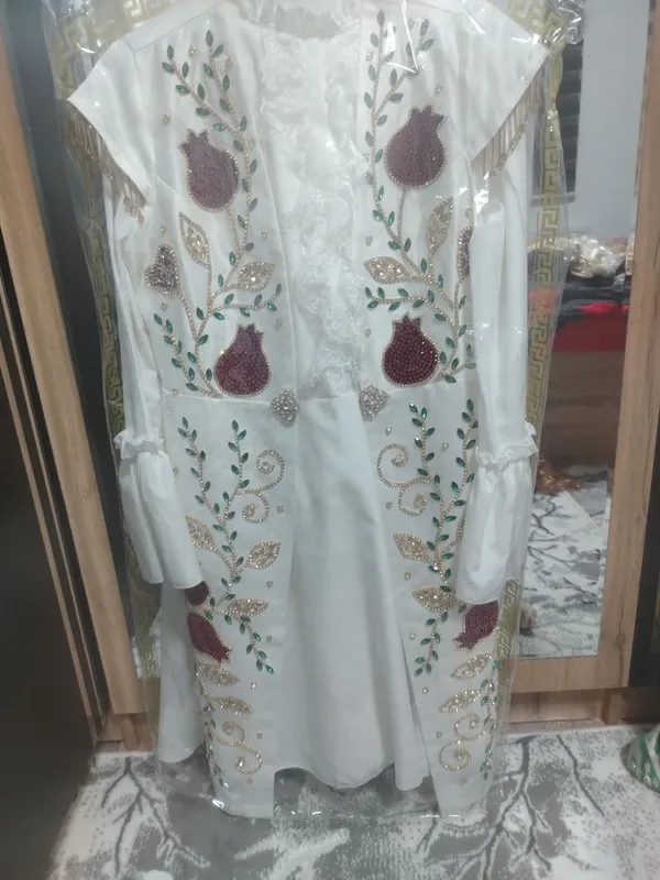 Продаётся платье, нужны деньги 1 Продаётся платье, нужны деньги 1
