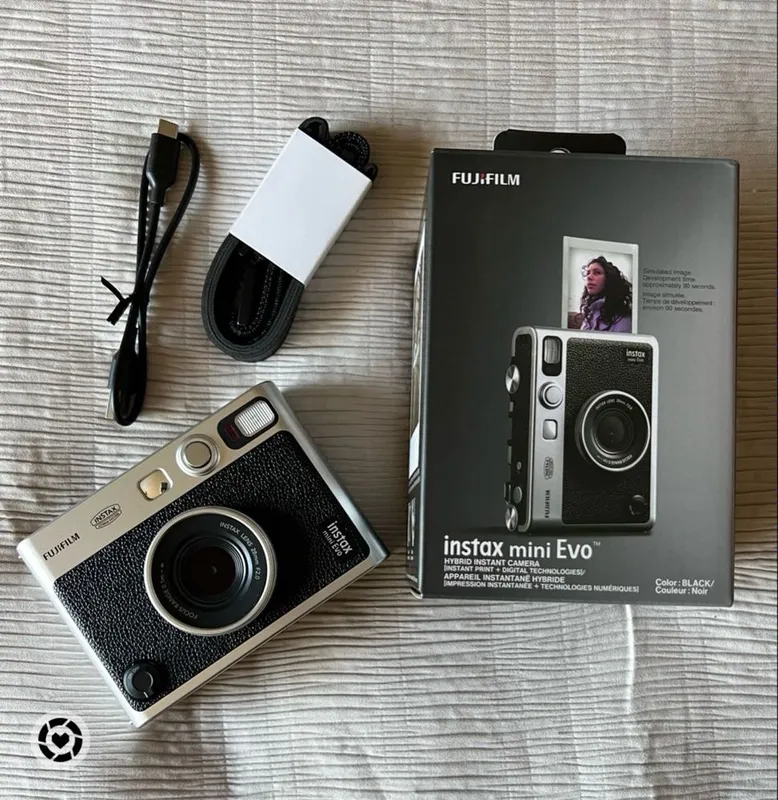 Камера Fujifilm Instax Mini Evo — фото 2 Камера Fujifilm Instax Mini Evo — фото 2