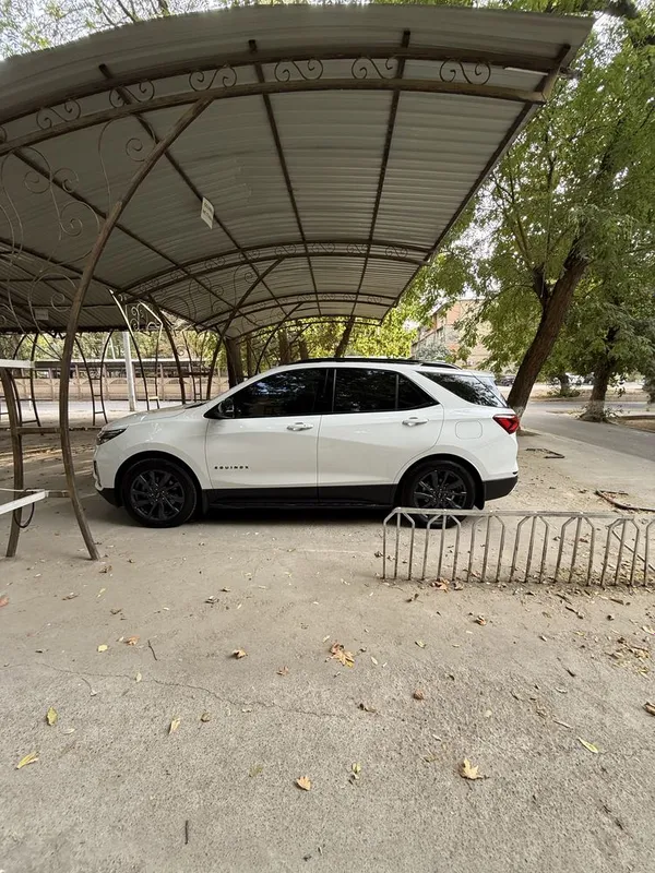 Автомобиль EQUINOX сотилади