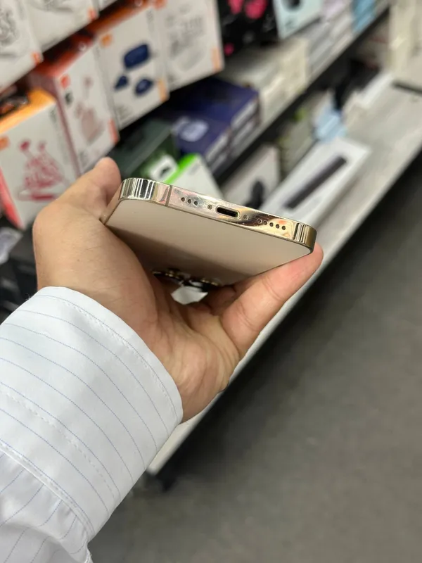 iPhone 13 pro Gold — фото 1