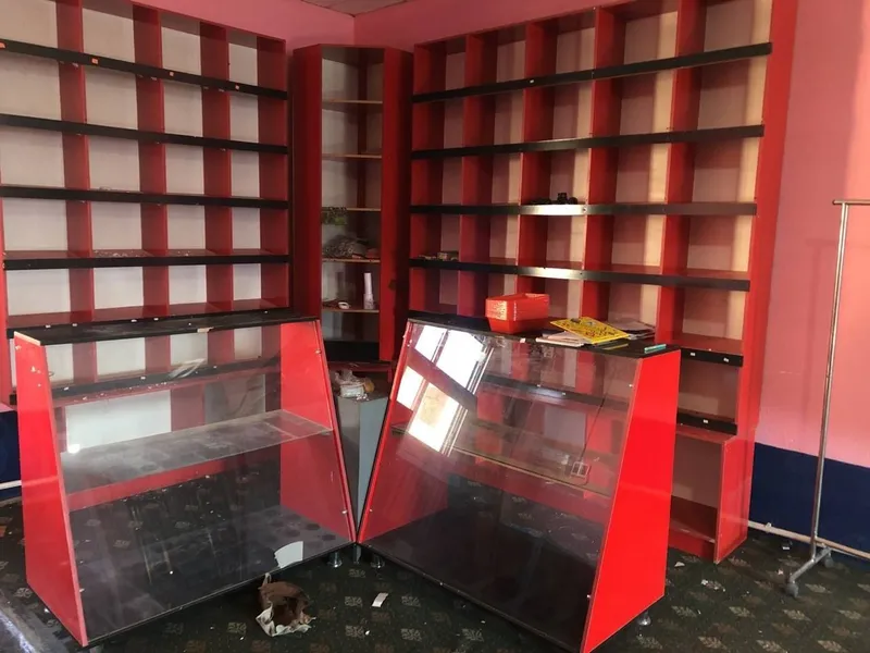 Do‘kon uchun mebel sotiladi 1 Do‘kon uchun mebel sotiladi 1