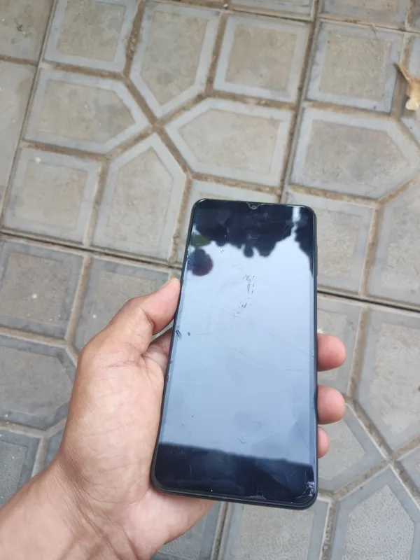 Samsung Galaxy M12 sotiladi